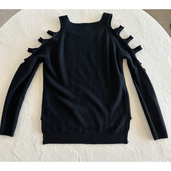 Zenana Outfitters Cut-Out Sleeve Sweater - Picture 7 of 10
